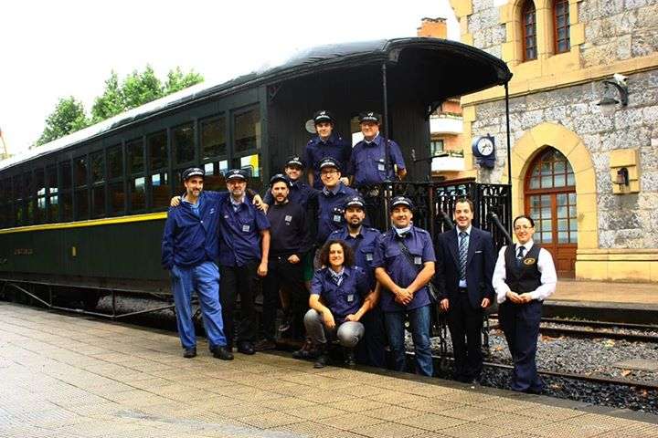 El grupo del Círculo, con Juanjo y Mercedes. Foto de fin de curso.