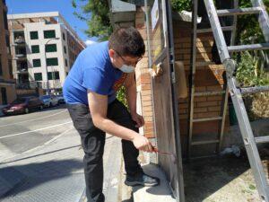 Pintando la puerta de Turmalina