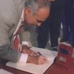 Firma en el Libro de Honor