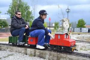 Conduciendo la "Lucas" por el FCG en Ourense.