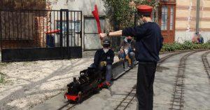 Una de nuestras locomotoras de vapor, la Luttermöller, saliendo de la estación Central.